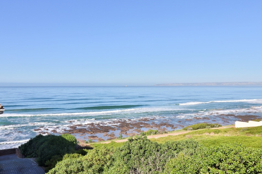 8 Bedroom Property for Sale in Reebok Western Cape